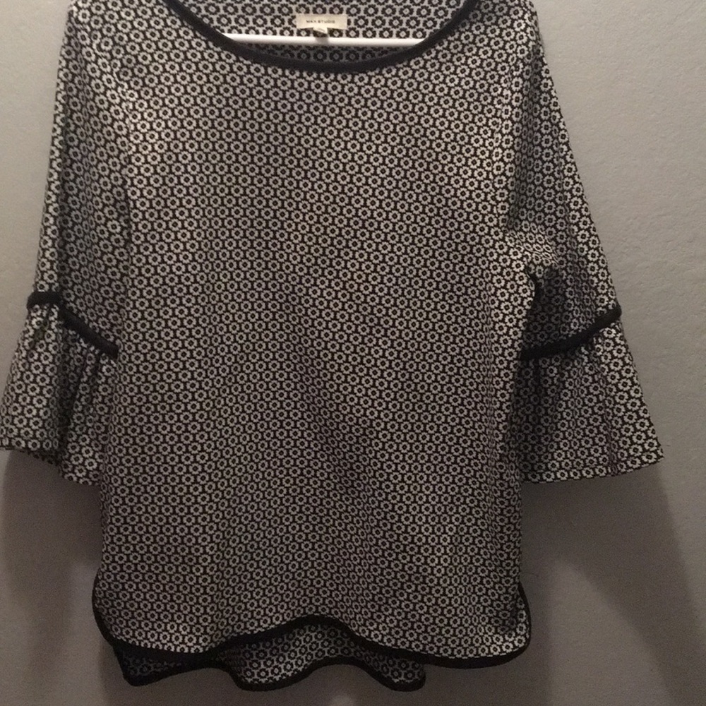 Heavy knit black/white 3/4” sleeves
